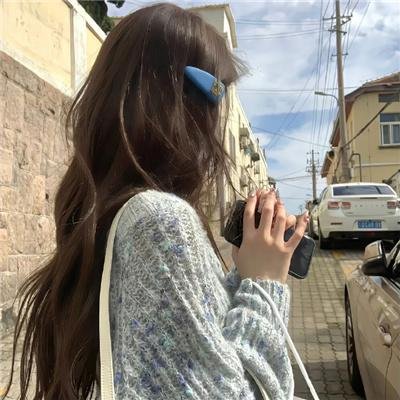 女孩的灵缇犬